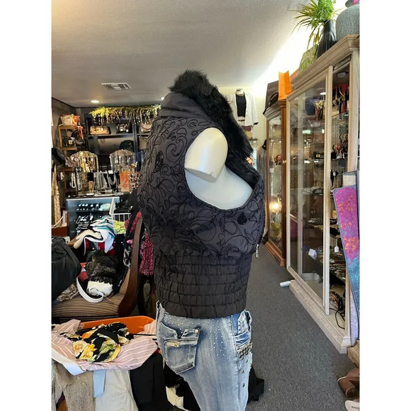 Beyoncé RARE House of Dereon Black Beaded Vest with Removable Rabbit Fur Collar - Picture 10 of 12